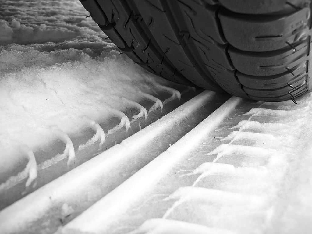 tire tread in winter weather